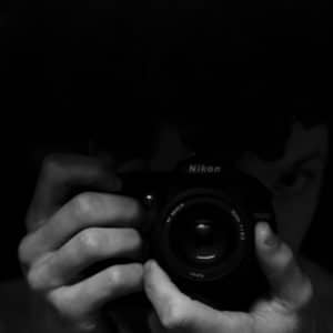 Une extension de l'œil et des mains ? Une extension de l'œil et des mains photo appareil noir et blanc nikon