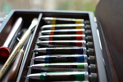 Tubes de gouache Tubes de gouache photo mélange couleurs boîte peinture