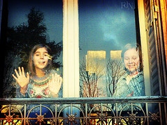 photo Reflets fenêtre enfants photo Reflets fenêtre enfants