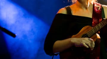photo de concert guitariste femme