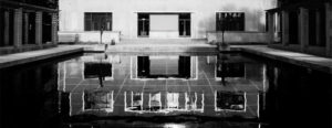 photo piscine noir et blanc reflet formation photographie post traitement