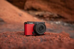 Panasonic Lumix S9