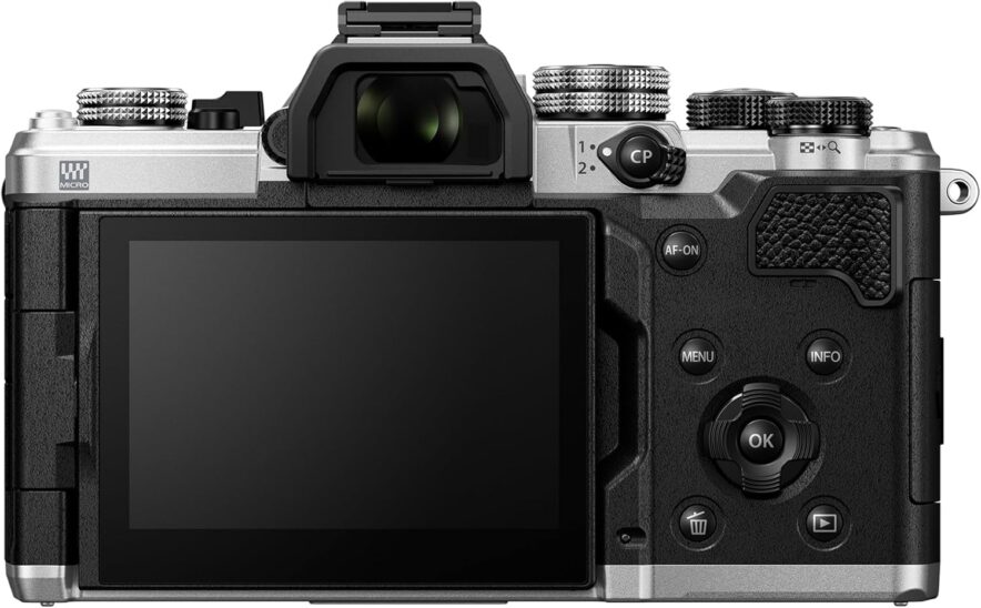 OM SYSTEM Om-3 vue arrière