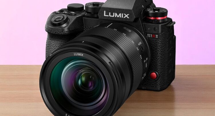 Panasonic Lumix S1R II