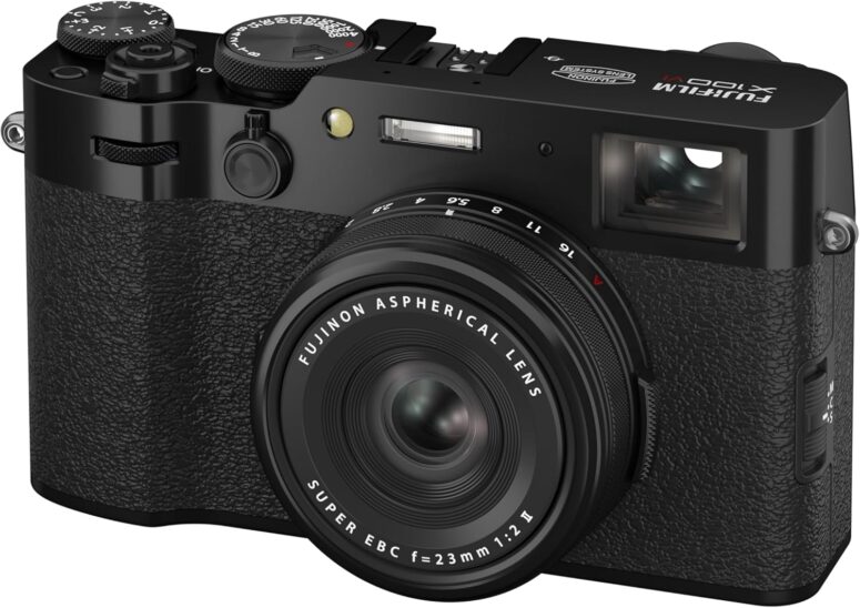 Fujifilm X100VI noire, un appareil photo compact haut de gamme pour le marché de la photographie en pleine mutation.