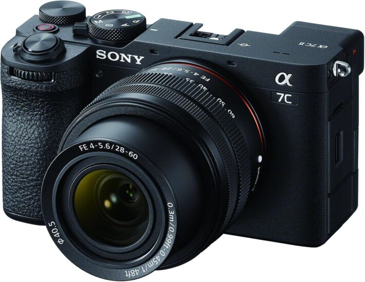 Sony A7C II&nbsp;: le meilleur appareil photo hybride en 2026. Boîtier compact, objectif FE 4-5.6/28-60. Qualité d'image exceptionnelle.