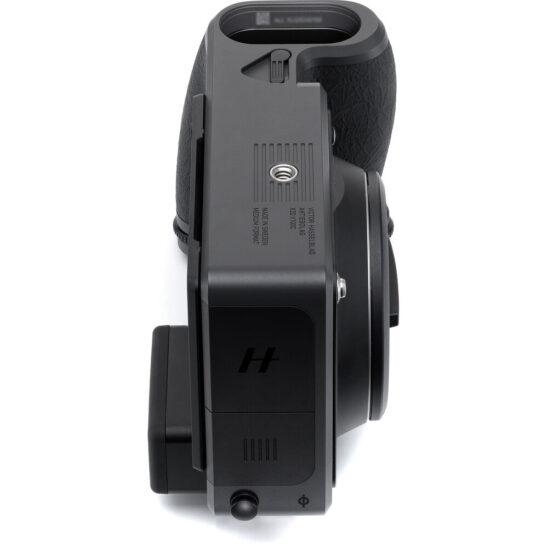 Connectiques du Hasselblad X2D II 100C, appareil photo moyen format haut de gamme pour l'image fixe.