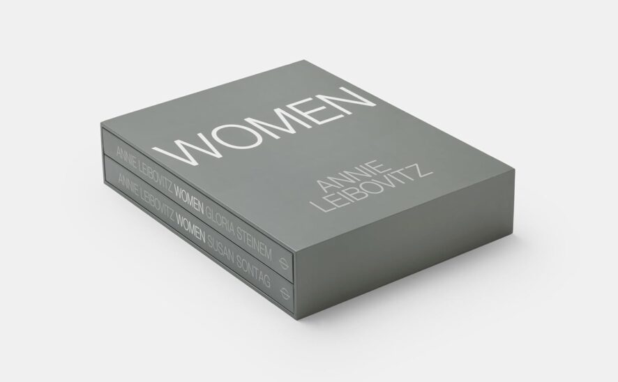 Livre photo de Annie Lebovitz, « Women ». Photographe célèbre. Portraits de femmes de Gloria Steinem et Susan Sontag.