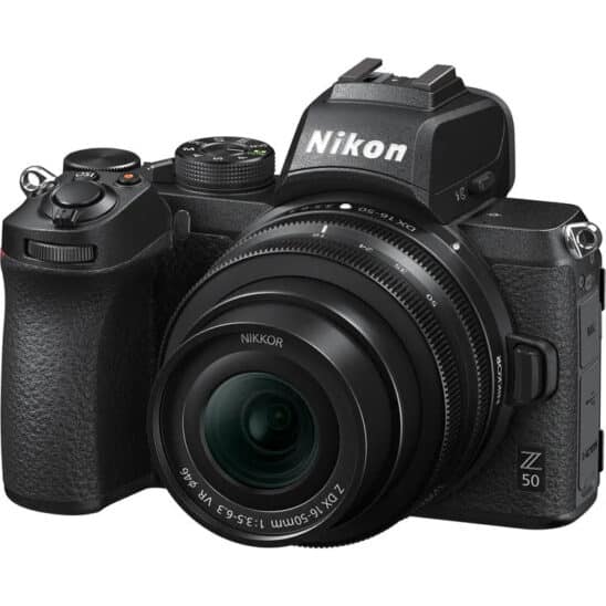 Nikon Z50 appareil photo hybride. Idéal pour photos à moins de 500 €. Excellent choix pour la photographie.